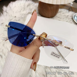 Gafas de sol fotocromáticas Cat Eye KJL-95027 para mujer, protección UV400, montura de plástico y metal, color negro, con resorte templado. - Product Image 3