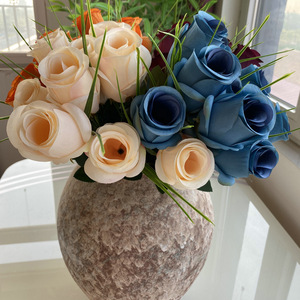 Bouquet de roses artificielles Suzume Ii à 9 têtes, 45 cm, bleu et crème, pour la décoration de la maison, mariage - Product Image 1