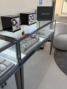 <span class=keywords><strong>Vetrina</strong></span> Espositiva Moderna 2026 con Illuminazione a LED, Espositore da Banco per Gioielleria, Mobile a Parete in <span class=keywords><strong>Metallo</strong></span> e Vetro Piano per Negozi di Gioielli - Product Image 3