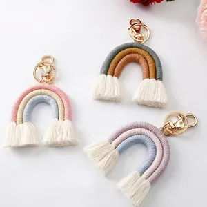 Vente en Gros de Nouvelles Tendances Produit Personnalisé Fait à la Main de Souvenirs de Voyage Porte-clés Tissage Macramé Arc-en-ciel