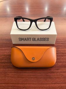 Nouvelles lunettes intelligentes MT5 ULTRA AI avec caméra 8MP, étui de chargement, WiFi6, appels Bluetooth, traduction IA et commande vocale - Product Image 3