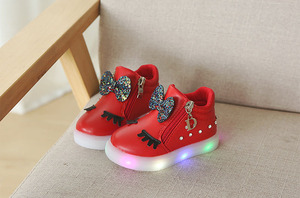 <span class=keywords><strong>Scarpe</strong></span> da <span class=keywords><strong>Ginnastica</strong></span> Luminose per Bambini, Sneakers con Fiocco da Principessa per Ragazze, <span class=keywords><strong>Scarpe</strong></span> LED Carine per Neonati con Luci - Product Image 2