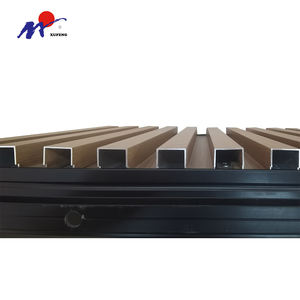 Porte <span class=keywords><strong>de</strong></span> <span class=keywords><strong>garage</strong></span> à grille en aluminium moderne pour villas offrant un style é<span class=keywords><strong>l</strong></span>égant et une durabilité à long terme - Product Image 3