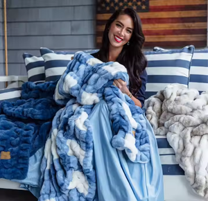 Chăn nỉ Minky hai mặt cao cấp mềm mại nhất mọi thời đại, họa tiết kẻ caro giả lông thú, thiết kế xếp ly, không rụng lông, công nghệ dệt cao cấp - Product Image 6