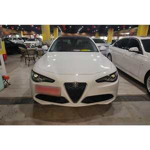 Guazi pas cher <span class=keywords><strong>prix</strong></span> Alfa Romeo <span class=keywords><strong>Giulia</strong></span> essence 2.0 <span class=keywords><strong>voiture</strong></span> d'occasion RWD 5 sièges - Product Image 1