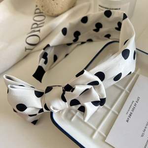 Serre-tête coréen à pois avec nœud, antidérapant et tendance pour femme - Product Image 4