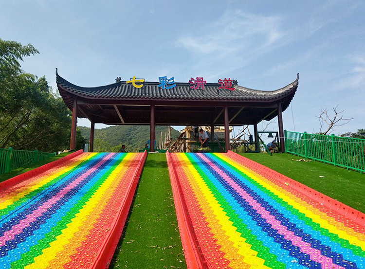Outdoor Plastic Dry Ski Rainbow Snow Slip Slide factory design Fun Park Equipment For Park
