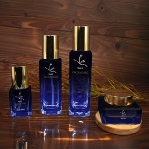 <span class=keywords><strong>Lotion</strong></span> <span class=keywords><strong>tonique</strong></span> carrée <span class=keywords><strong>noire</strong></span> verte imprimée sur mesure bouteille en verre ensemble d'emballages cosmétiques vides de luxe pour soin de la <span class=keywords><strong>peau</strong></span> carré cosmétique - Product Image 2