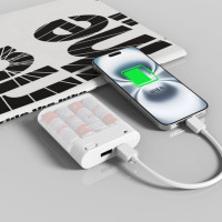 Banque d'alimentation portable pour piles AA, alimentation 4xAA avec sortie USB-A et Type-C pour la charge d'urgence