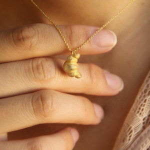 Collana con ciondolo Croissant classica francese a catena a maglie in oro attorcigliato in ottone gioielli preziosi - Product Image 6