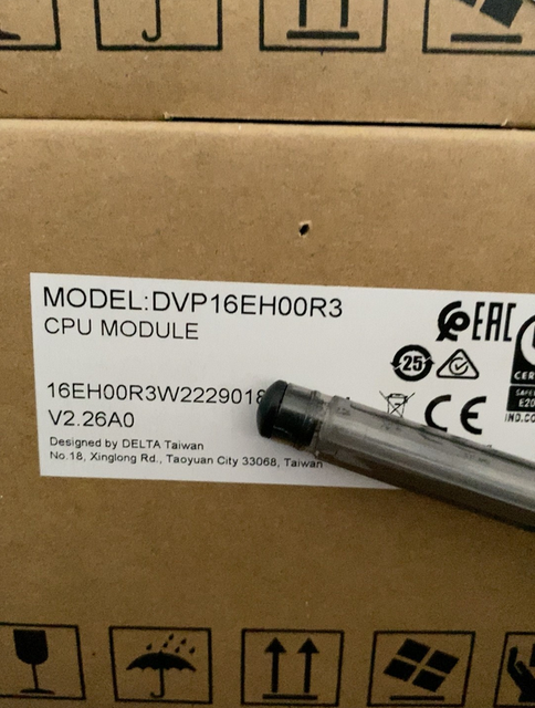 1pc New Dvp16eh00r3 Plc in Box Expedited Shipping