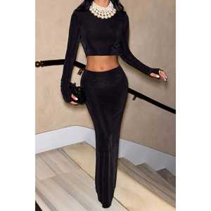 Traje Formal Negro con Decoración de Botones y Falda - Product Image 4