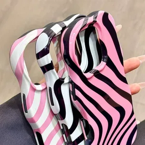 Custodia per Telefono di Lusso con Strisce Ondulate Lucide per <span class=keywords><strong>iPhone</strong></span> 12 <span class=keywords><strong>13</strong></span> 14 15 16 Pro Max, Protezione <span class=keywords><strong>Fotocamera</strong></span>, Antiurto, Colori Vivaci, Cover Alla Moda - Product Image 2