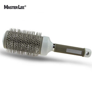 <span class=keywords><strong>Spazzola</strong></span> <span class=keywords><strong>per</strong></span> <span class=keywords><strong>Capelli</strong></span> in Ceramica Resistente al Calore, <span class=keywords><strong>Spazzola</strong></span> Districante <span class=keywords><strong>per</strong></span> Parrucchieri, Prezzo all'Ingrosso, <span class=keywords><strong>Spazzola</strong></span> Rotonda Ionica in Plastica ABS e Nylon - Product Image 4