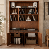 Meuble de rangement pour disques vinyles en noyer sur mesure avec étagères de présentation et comptoir en pierre
