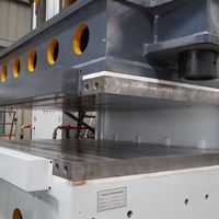 Presse hydraulique à cadre en C de 1800 tonnes ODM/OEM avec plaques chauffantes pour le moulage à chaud de composites en fibre de carbone/fibre de verre/SMC