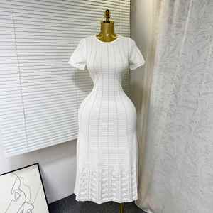 Robe en tricot élégante à col rond, à manches courtes, à perles, à découpes, cintrée et amincissante pour femmes, Maxfree - Product Image 2
