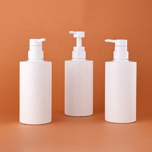 พร้อมจัดส่งขวดพลาสติกสำหรับแชมพูและเจลอาบน้ำ สีขาว HDPE <span class=keywords><strong>500</strong></span> มล. ขวดทรงแบนพร้อมหัวปั๊มโลชั่น มีตัวอย่างฟรี - Product Image 3