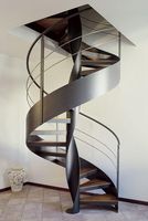 Pièces d'escalier en colimaçon personnalisées et durables pour villa, appartement, hôtel – Design moderne, connexion pilier, escalier intérieur quart de tour