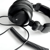 Casque supra-auriculaire Extra Bass avec haut-parleur néodyme 50 mm, étanche IPX-3, câble spirale extensible 3 m, HI-FI DJ, interface 3,5 mm, privé