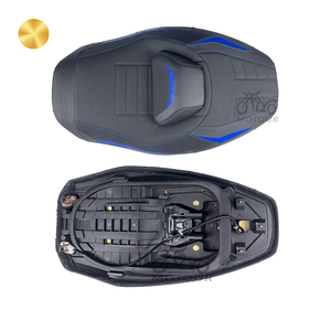 Siège de moto personnalisé en cuir bleu et noir au design nouveau et élégant pour un confort ultime pour Yamaha <span class=keywords><strong>Tmax</strong></span> 560 2022- - Product Image 4