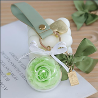 Porte-clés avec fleur éternelle préservée - Cadeau de la Saint-Valentin pour les femmes, maman, petite amie et amies