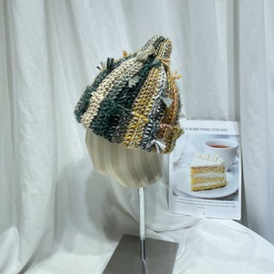 Niche Design coloré gland fil de laine chapeau d'hiver femmes Protection des oreilles contraste couleur tricoté sucette chapeau arc-en-ciel froid bonnet - Product Image 4