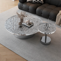 Table unique de meuble pour le salon et la chambre à coucher Table d'appoint au design moderne Tables basses de centre de thé en métal et en verre