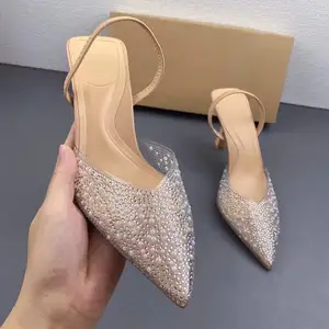 Tacones di design unici <span class=keywords><strong>scarpe</strong></span> eleganti <span class=keywords><strong>scarpe</strong></span> con borchie trasparenti di media altezza sandali da <span class=keywords><strong>donna</strong></span> tacchi - Product Image 1