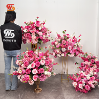 Composition florale artificielle de roses et d'hortensias rose vif, faite à la main, lisse, pour décoration de scène et allée, idéale pour la Saint-Valentin