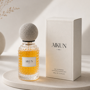 Perfume Floral Ámbar Premium para Mujer de la Marca Aikun, con Botella de Vidrio Texturizado y Tapa de Tela, para Colección o Regalo - Product Image 3