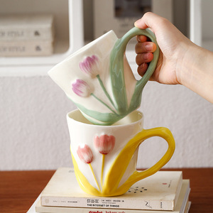Creative Hand-Painted Tulip Ceramic Mug 500ml Large Capacity Embossed Flower Coffee Cup - Product Image 5