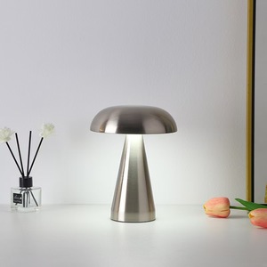Lámpara de Mesa con Forma de Hongo, Inalámbrica, LED, Recargable por USB, con 3 Colores de Luz Atenuable, para Dormitorio, Sala de Estar u Oficina - Product Image 3
