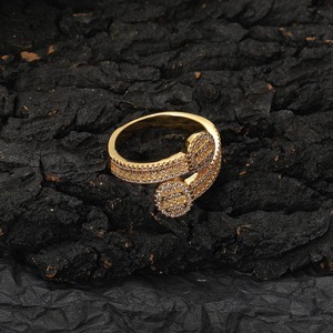 Bague en zircon en forme de T, bague à ouverture irrégulière, bague réglable pour l'index pour femmes - Product Image 2