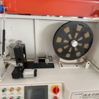 Machine à injecter du PU, machine à enfiler du papier PU