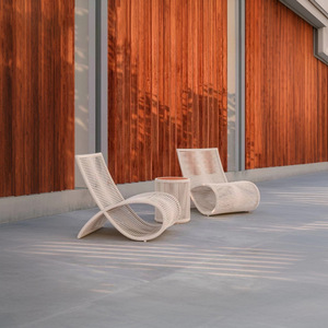 Ensemble <span class=keywords><strong>de</strong></span> <span class=keywords><strong>table</strong></span> et chaises <span class=keywords><strong>de</strong></span> salon en aluminium <span class=keywords><strong>de</strong></span> style nordique pour extérieur, cour et balcon, <span class=keywords><strong>table</strong></span> basse <span class=keywords><strong>de</strong></span> villa pour usage hôtelier - Product Image 2