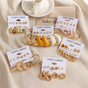 VKME Juego de 6 Pares de Aretes de <span class=keywords><strong>Aro</strong></span> Dorados Vintage para Mujer, Aretes Colgantes con Cristales, Flores, Estrellas y Círculos de Resina - Product Image 5
