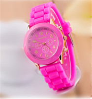 À la mode haut de gamme durable vente chaude prix d'usine conception populaire meilleur prix femmes montre à quartz