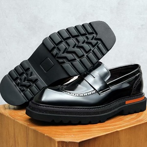 Zapatillas Unisex Casuales de Caña Alta con Aumento de Altura Invisible, Parte Superior de Cuero, Suela de Goma, para Verano e Invierno, Negras, con Plataforma Elevadora - Product Image 2