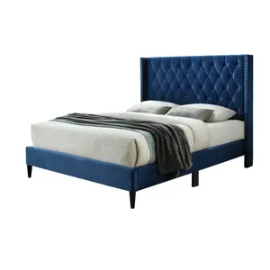 阿米莉亚系列优质软垫床，配有现代纽扣和铆钉设计天鹅绒材料蓝色特大床