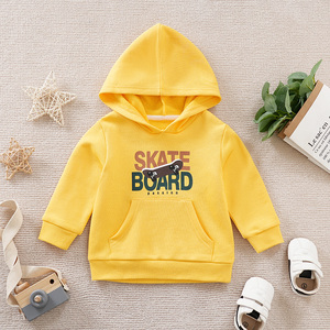 Sweat à capuche décontracté personnalisé pour enfants, imprimé avec un motif de skateboard, à manches longues, doux, avec poche pour enfants - Product Image 1