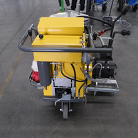 Machine de marquage routier vibrante thermoplastique autopropulsée 5,5 CV pour lignes convexes