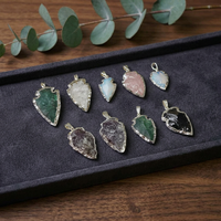 Pendentifs en forme de flèche en pierres précieuses naturelles, cabochons en cristal électroplaqué de forme libre pour la fabrication de bijoux, breloques pour colliers, provenant du Gujarat