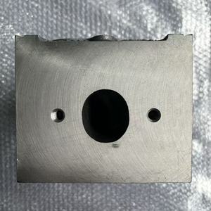 स्टॉक ट्रक इंजन में सभी स्पेयर पार्ट्स वेइचई wd615 इंजन <span class=keywords><strong>2</strong></span> वाल्व सिलेंडर हेड 61560040058 सिनोट्रूक हॉओ 336 371 के लिए - Product Image 6