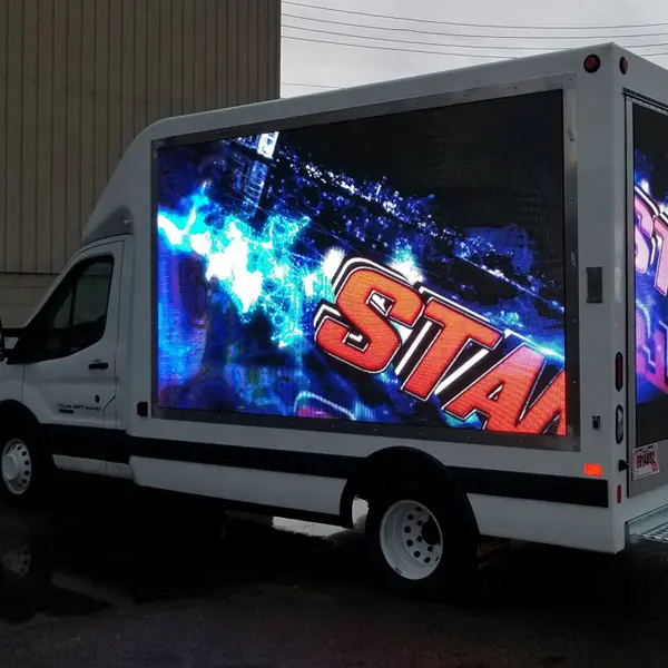 Panneau d'affichage LED de véhicule de système complet de 3.84m x 1.92m, affichage LED monté sur voiture et camion