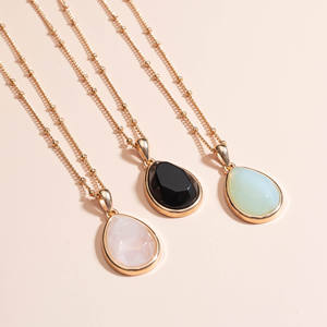 Diskon Besar Gaya Baru Desain Sederhana Sepuh Emas Rantai Tipis Bentuk Tetesan Air Liontin Akrilik Warna-warni untuk Wanita Perhiasan Kalung - Product Image 5