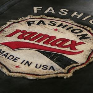 Sudaderas con Capucha de Alta Calidad Personalizadas con Estampado Gráfico DTG, Bordado, Apliques, Estilo Vintage, Lavado Ácido, con Cierre para Hombre - Product Image 3