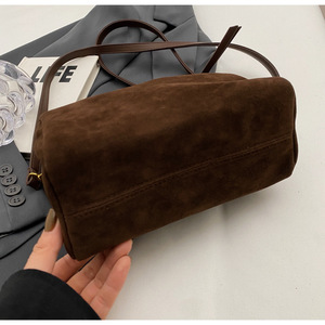 Sac à Main d'Usine OEM Aspect Cuir de Vache en Suède et Cuir Nubuck PU pour Femme, Sac Porté Épaule avec Logo Personnalisé, Sac Bandoulière et Portefeuille pour Dame - Product Image 6