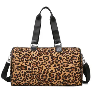 Großhandel Weekender Gepäck tasche mit großer Kapazität Reisetasche Mehrzweck-Reisetasche mit Leoparden muster und Schulter gurten