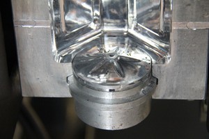 Moldes Industriais de Alta Qualidade para Garrafa de Água de PP PE de Galão para Uso Doméstico - Product Image 4